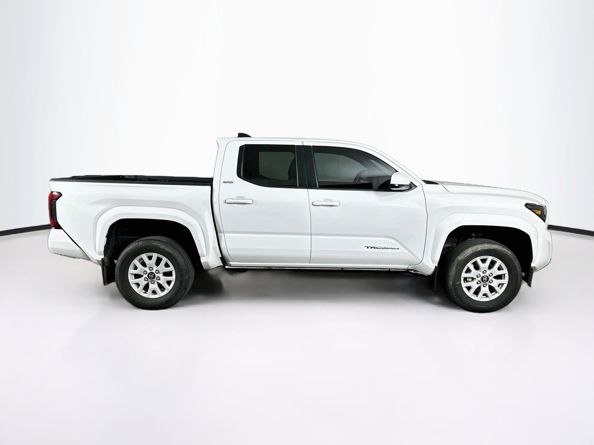 Used 2024 Toyota Tacoma SR5 AWD/4WD image 10