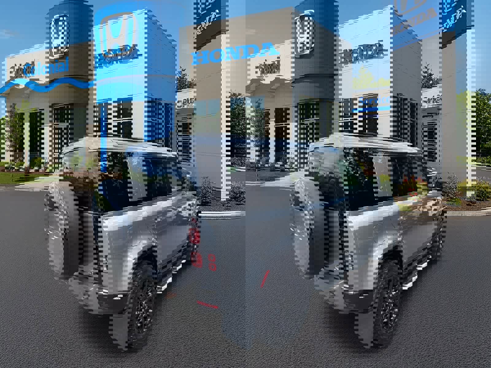 Used 2023 Land Rover Defender 110 X-Dynamic SE image 6