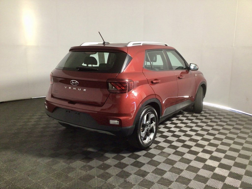Used 2023 Hyundai Venue Limited w/ Cargo Package image 14