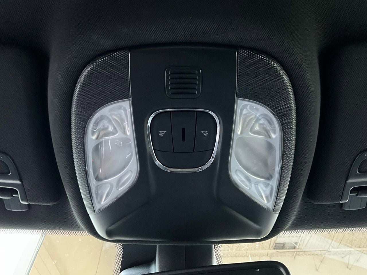 Used 2025 Jeep Compass Trailhawk image 16