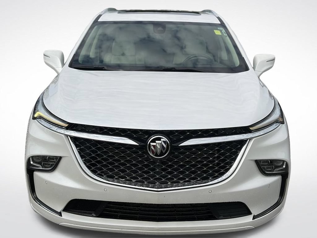 Used 2023 Buick Enclave Avenir w/ Avenir Technology Package AWD/4WD image 3