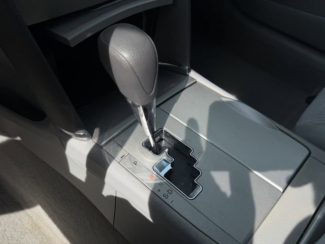 Used 2010 Toyota Camry LE FWD image 15