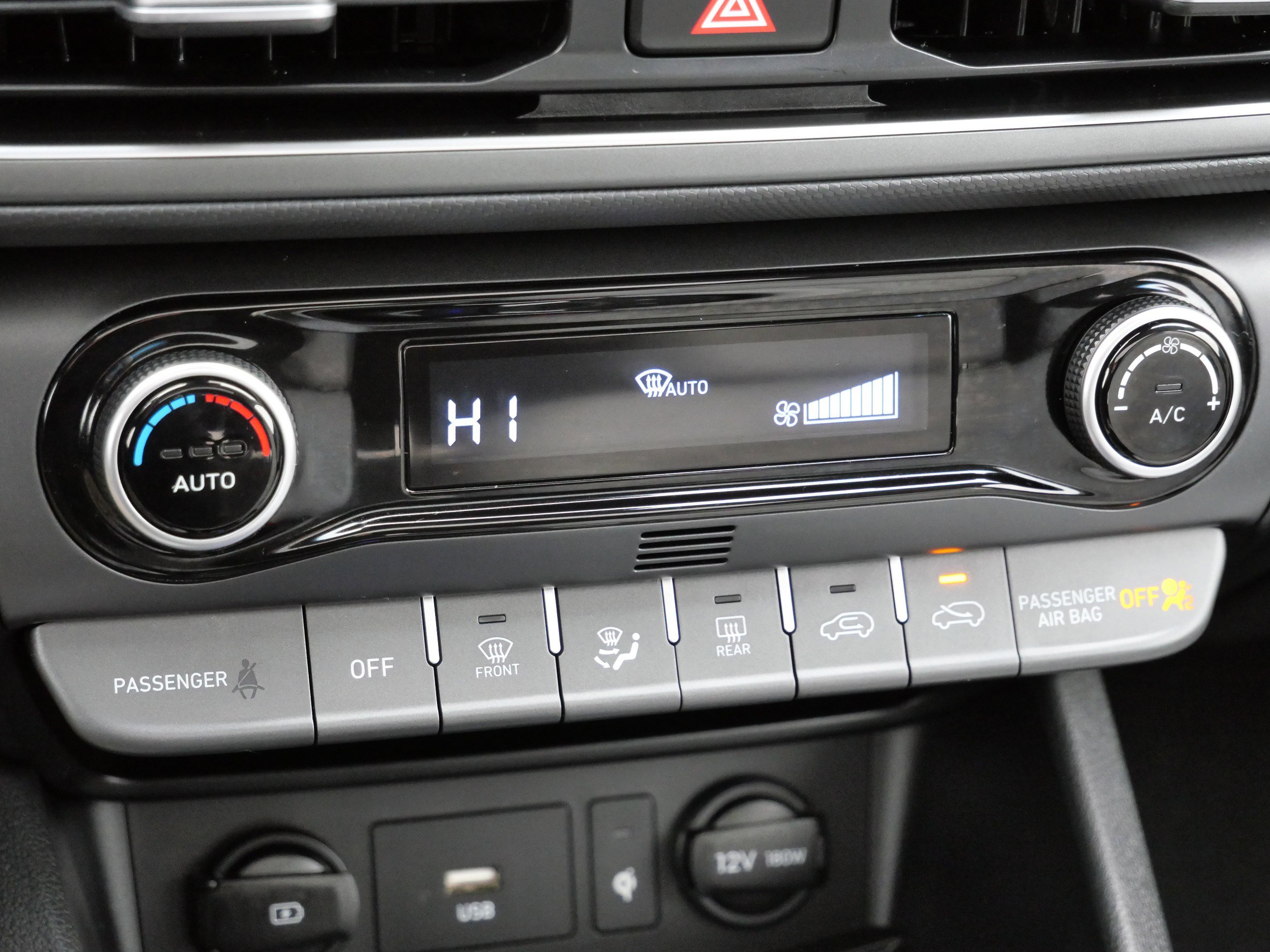 Certified 2022 Hyundai Kona SEL w/ Convenience Package image 24