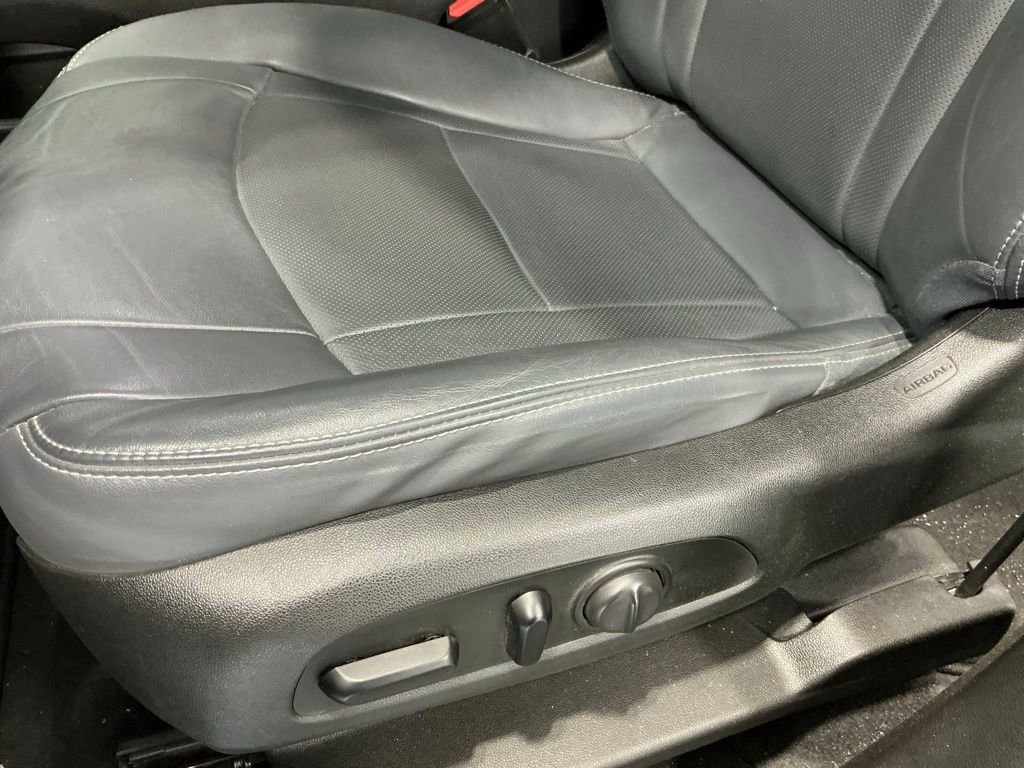 Used 2020 Buick Enclave Essence w/ LPO, Cargo Package FWD image 3