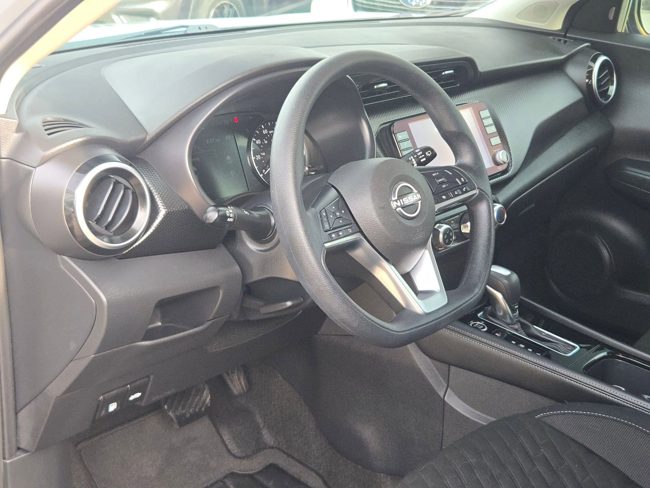 Used 2023 Nissan Kicks SV image 10