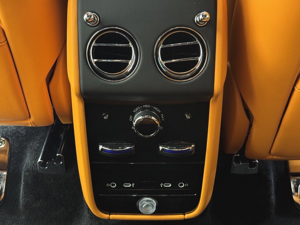 New 2026 Rolls-Royce Cullinan image 25