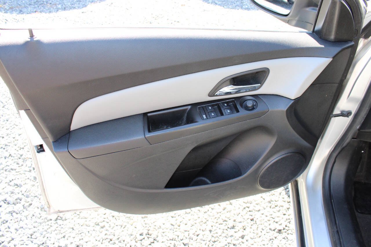 Used 2012 Chevrolet Cruze LS w/ Connectivity Package FWD image 19