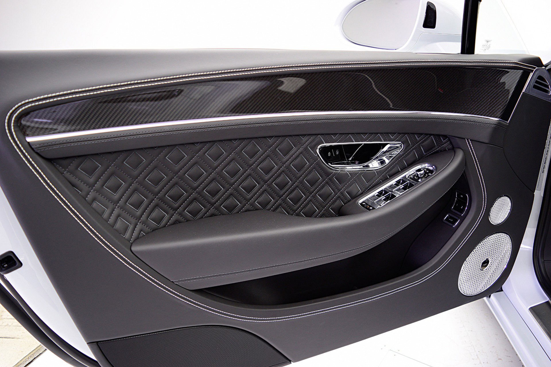 Used 2023 Bentley Continental GT Azure image 45