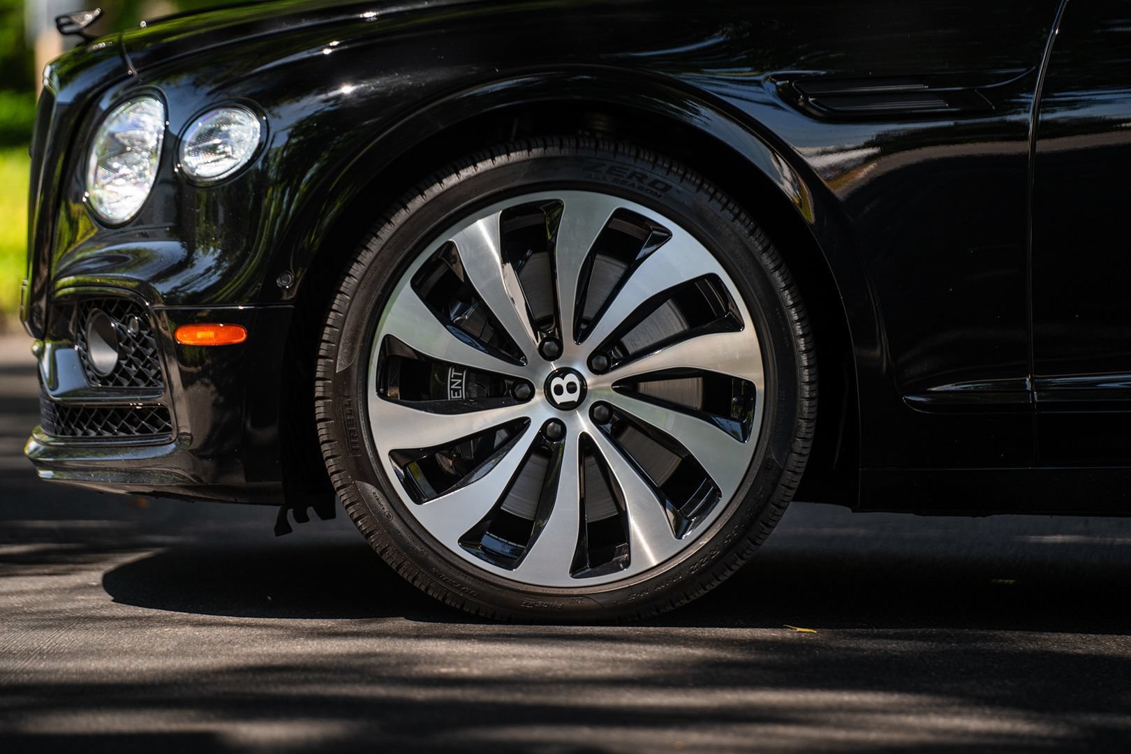 Used 2021 Bentley Flying Spur V8 AWD/4WD image 12