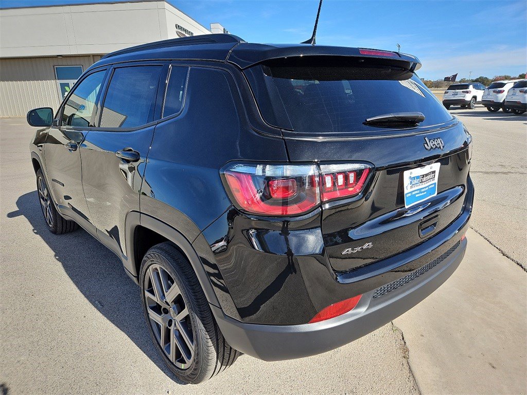 New 2026 Jeep Compass Latitude image 4