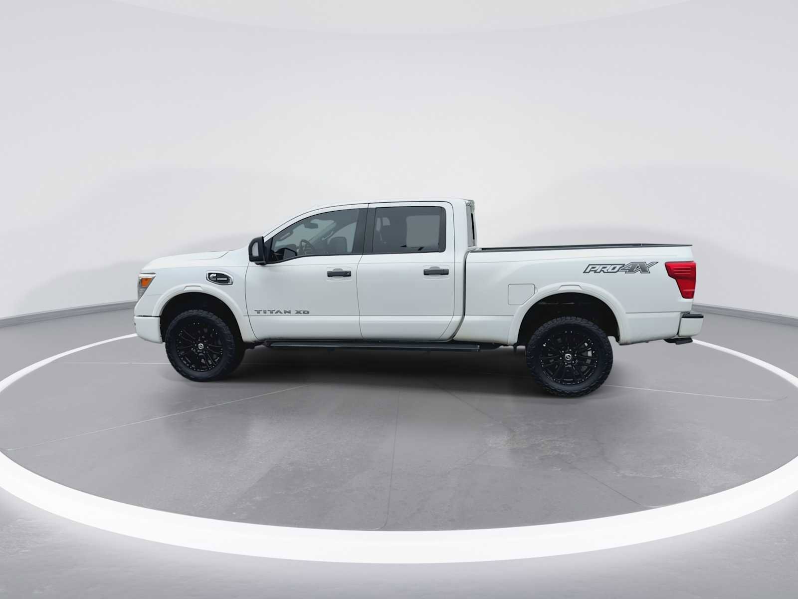 Used 2017 Nissan Titan PRO-4X image 5