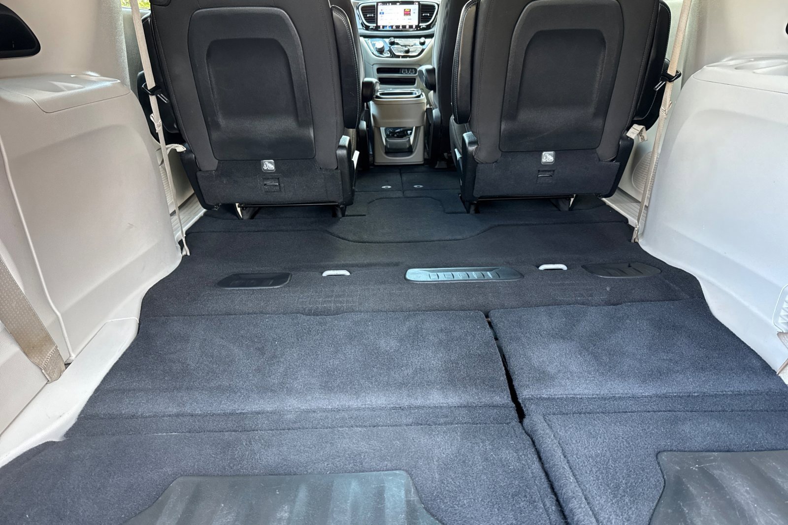 Used 2021 Chrysler Pacifica Touring image 15