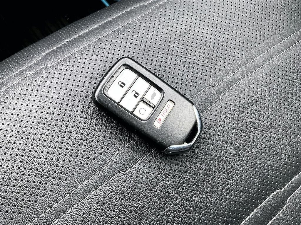 Used 2022 Honda CR-V Touring image 31