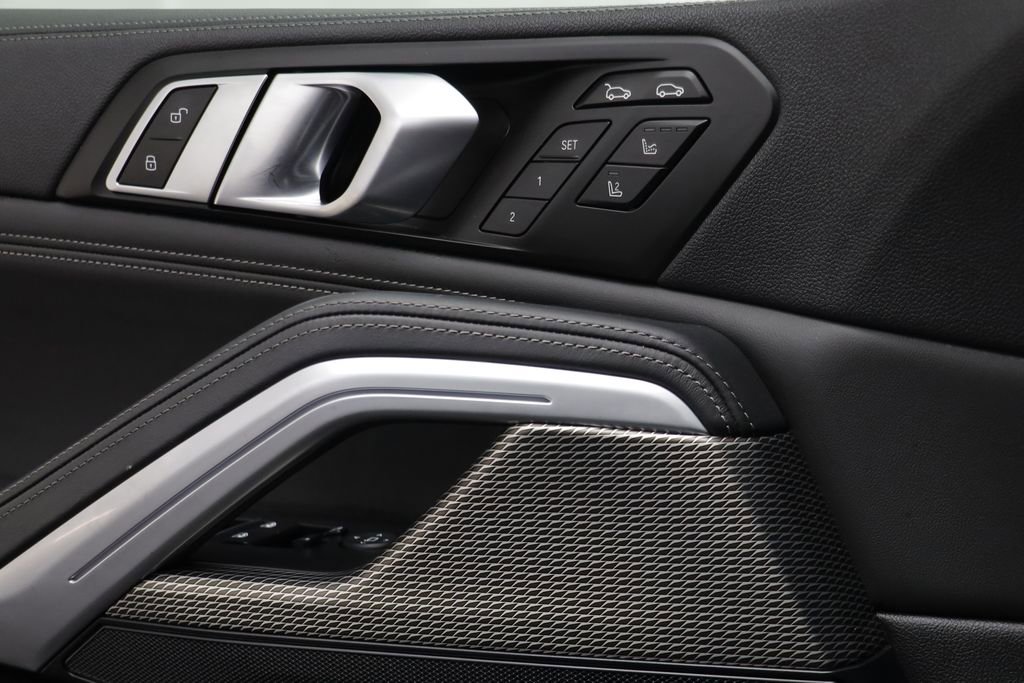 Used 2022 BMW X6 xDrive40i w/ M Sport Package image 7