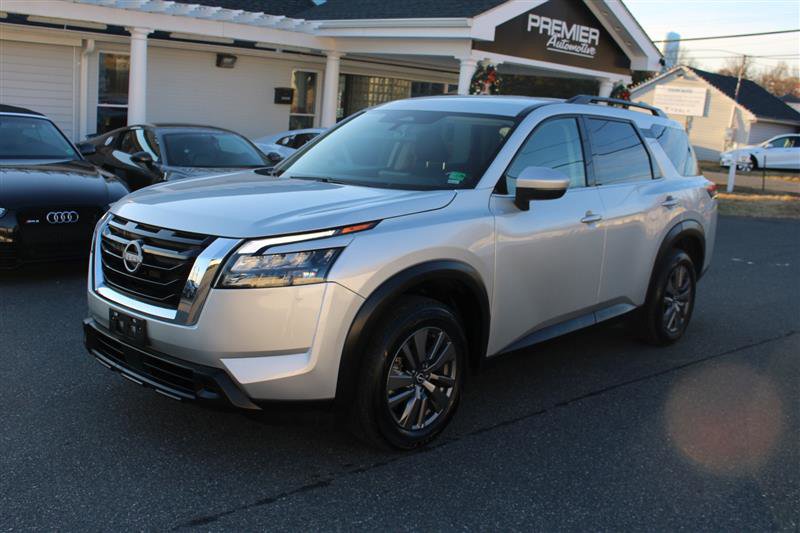 Used 2024 Nissan Pathfinder SV image 4