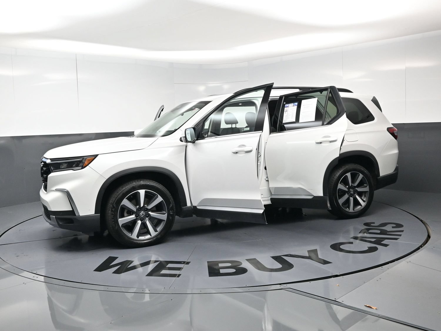 Used 2023 Honda Pilot Touring image 23
