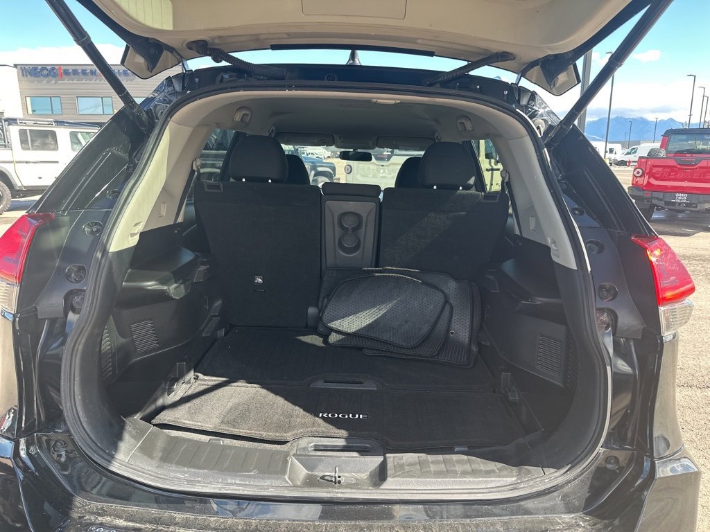 Used 2018 Nissan Rogue SV image 5