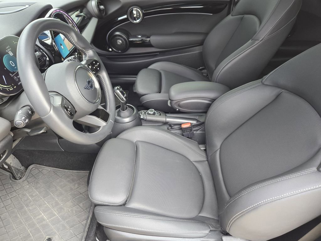 Used 2024 MINI Cooper S image 8