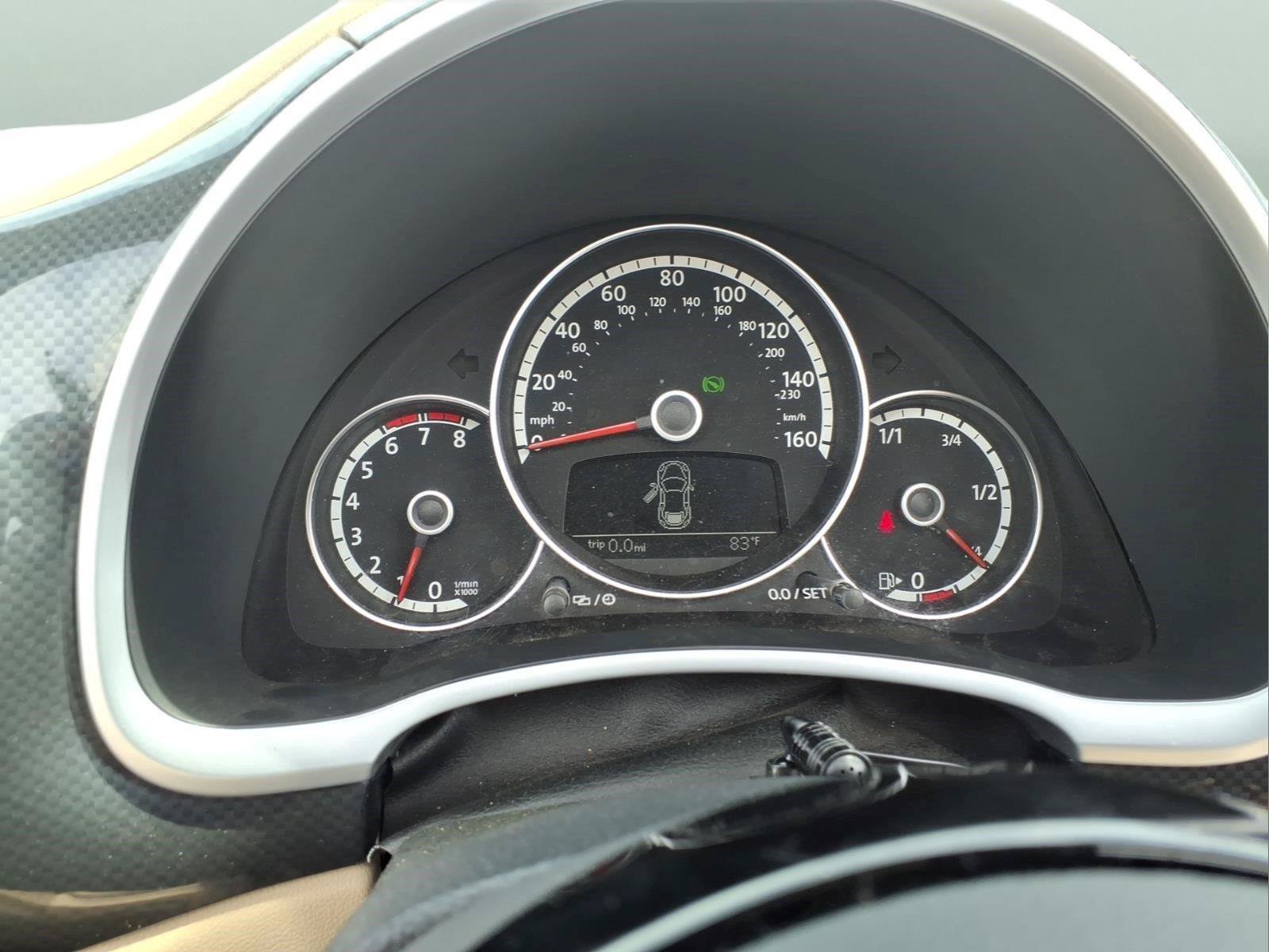 Used 2013 Volkswagen Beetle Turbo FWD image 18