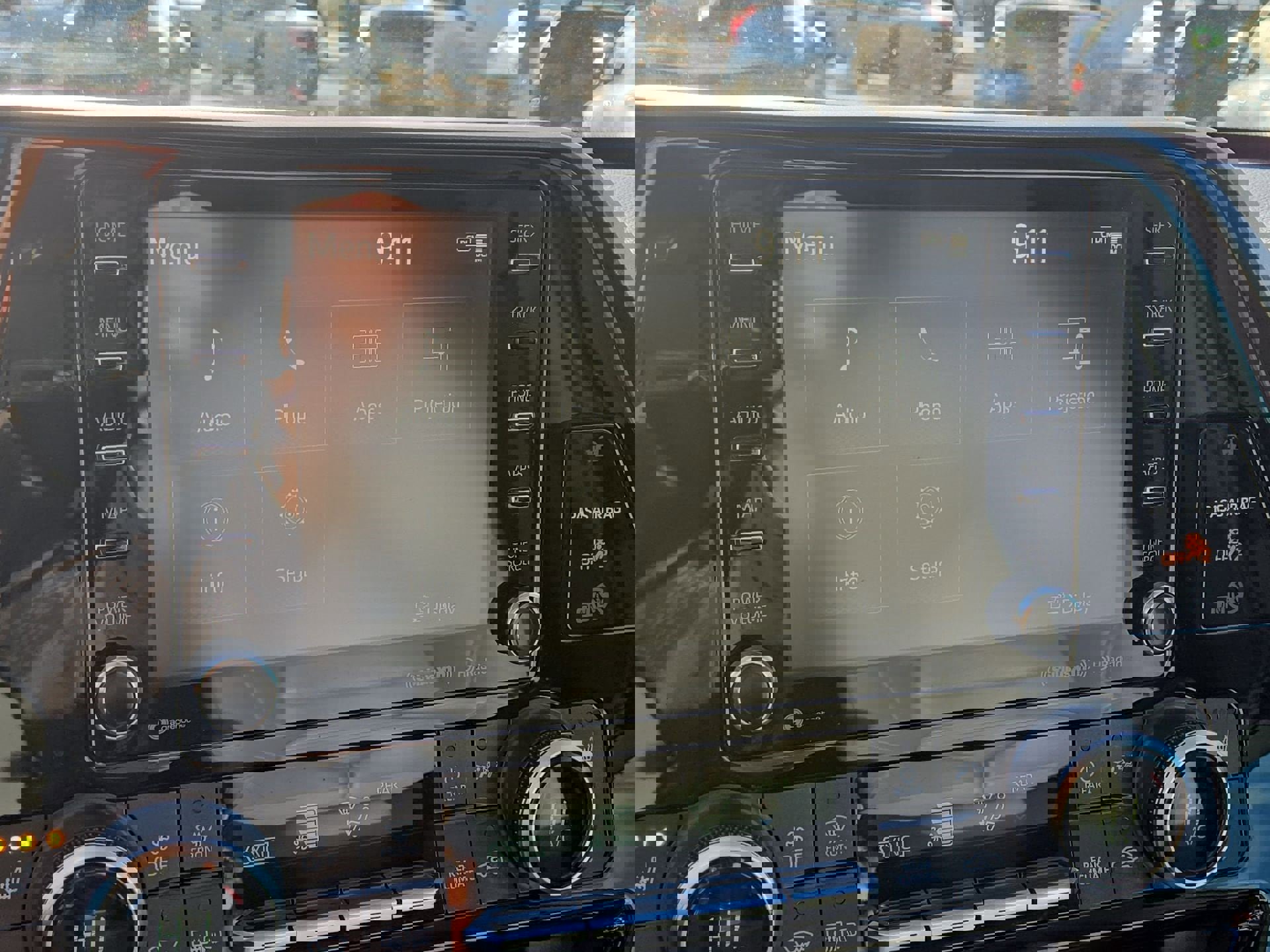 Used 2020 Toyota Highlander XLE image 19