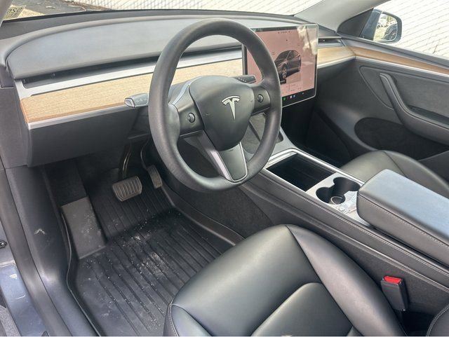 Used 2023 Tesla Model Y Long Range image 23