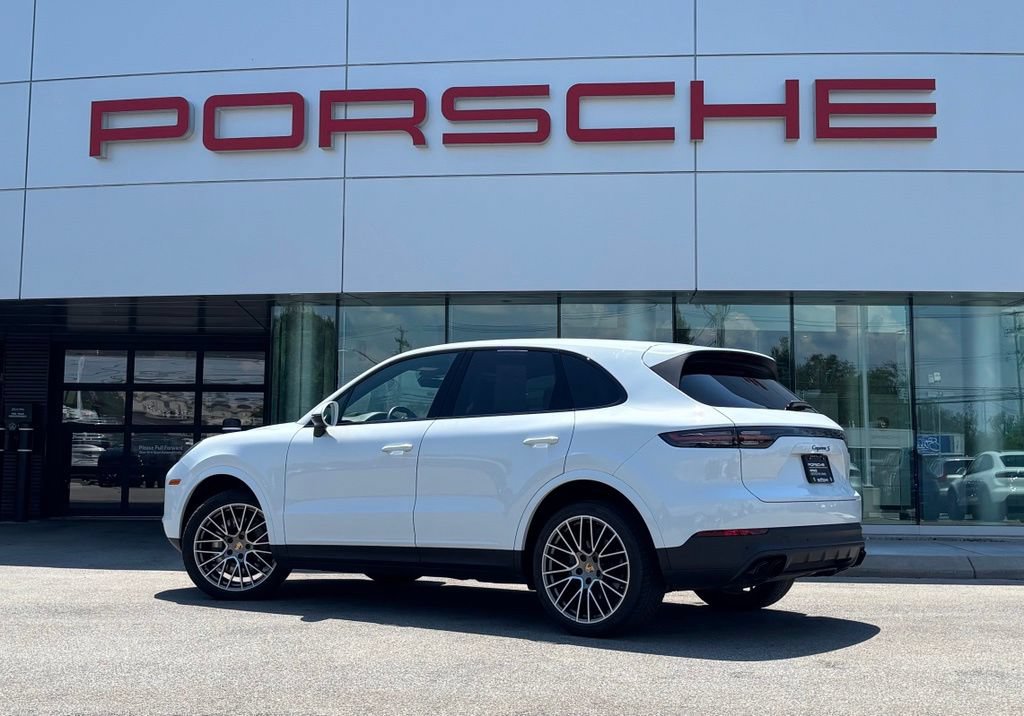 Certified 2023 Porsche Cayenne S Platinum AWD/4WD image 3