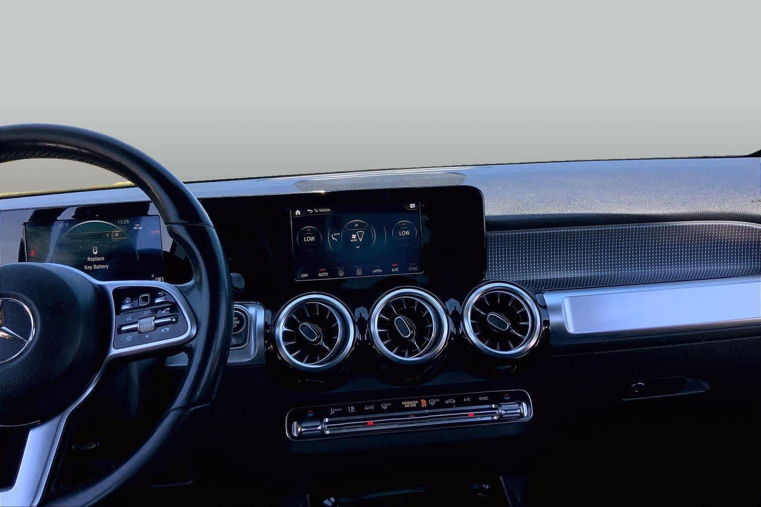 Used 2023 Mercedes-Benz GLB 250 image 7