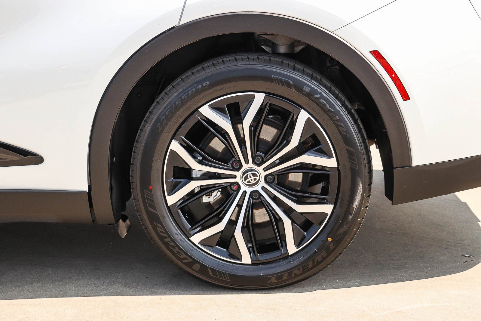 Certified 2024 Toyota Crown AWD/4WD image 9