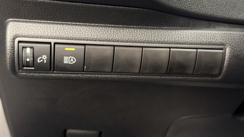 Used 2026 Toyota Corolla LE FWD image 21