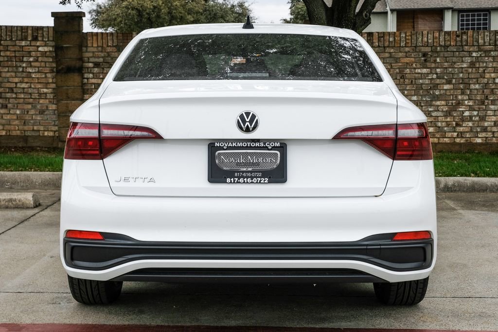 Used 2022 Volkswagen Jetta Sport image 18