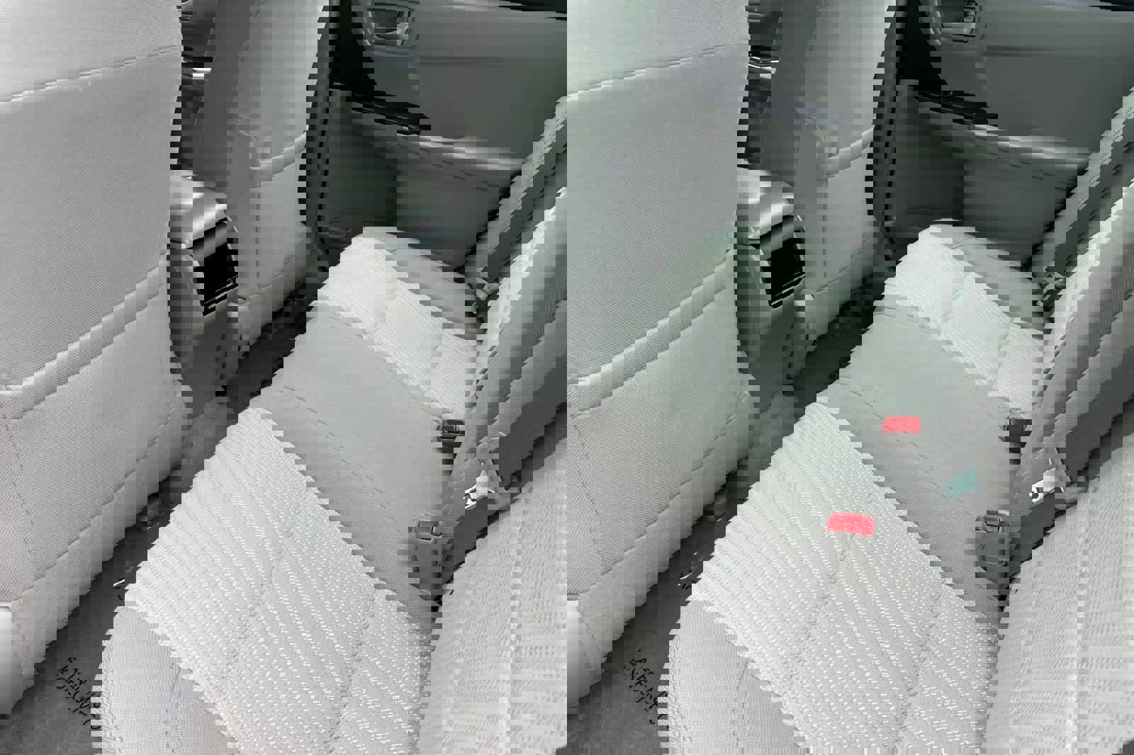 Used 2017 Toyota Camry LE image 4