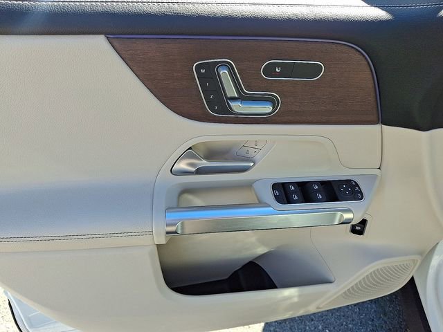 Used 2022 Mercedes-Benz GLB 250 4MATIC image 15