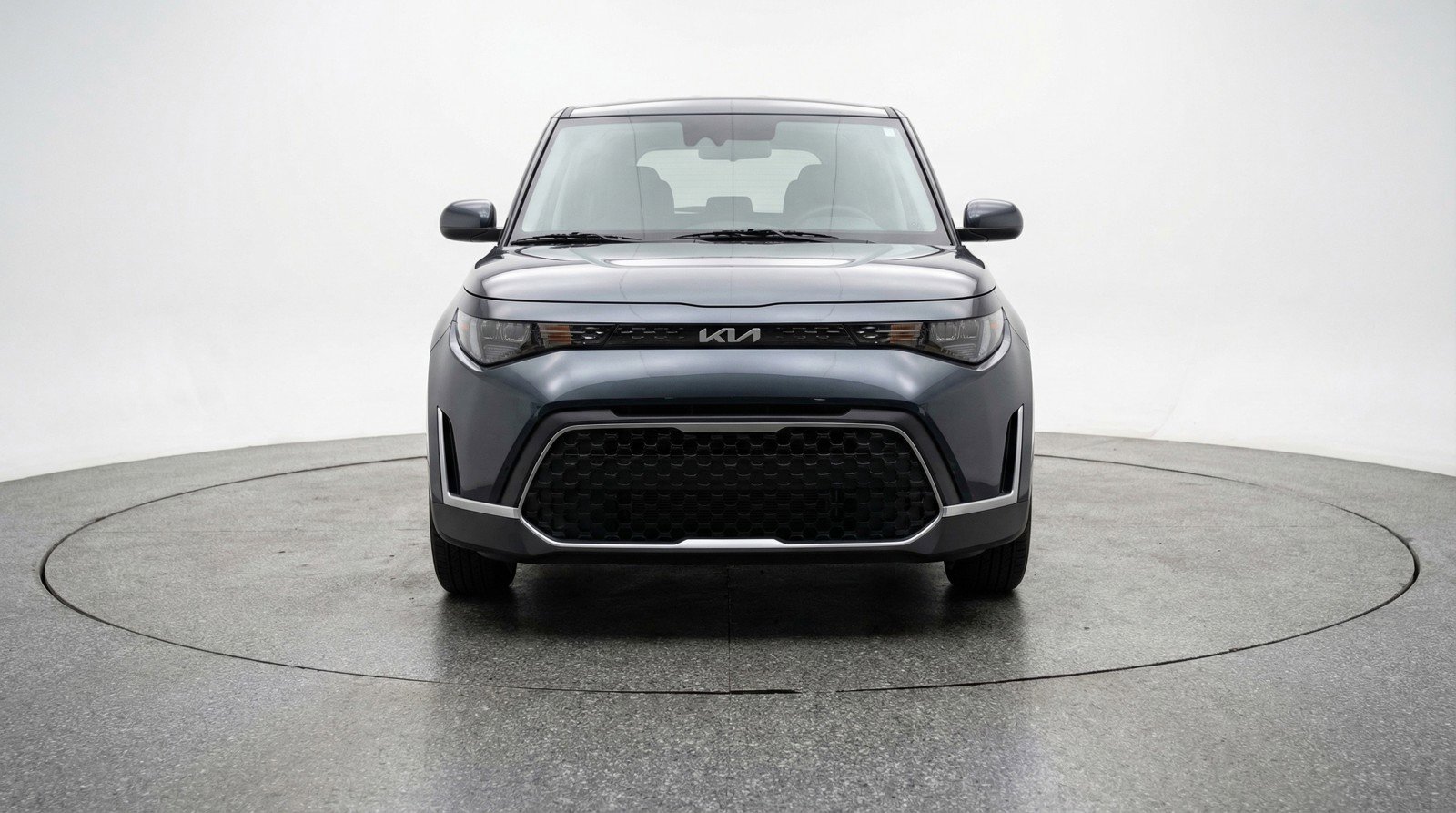 Used 2025 Kia Soul LX w/ LX Technology Package image 2