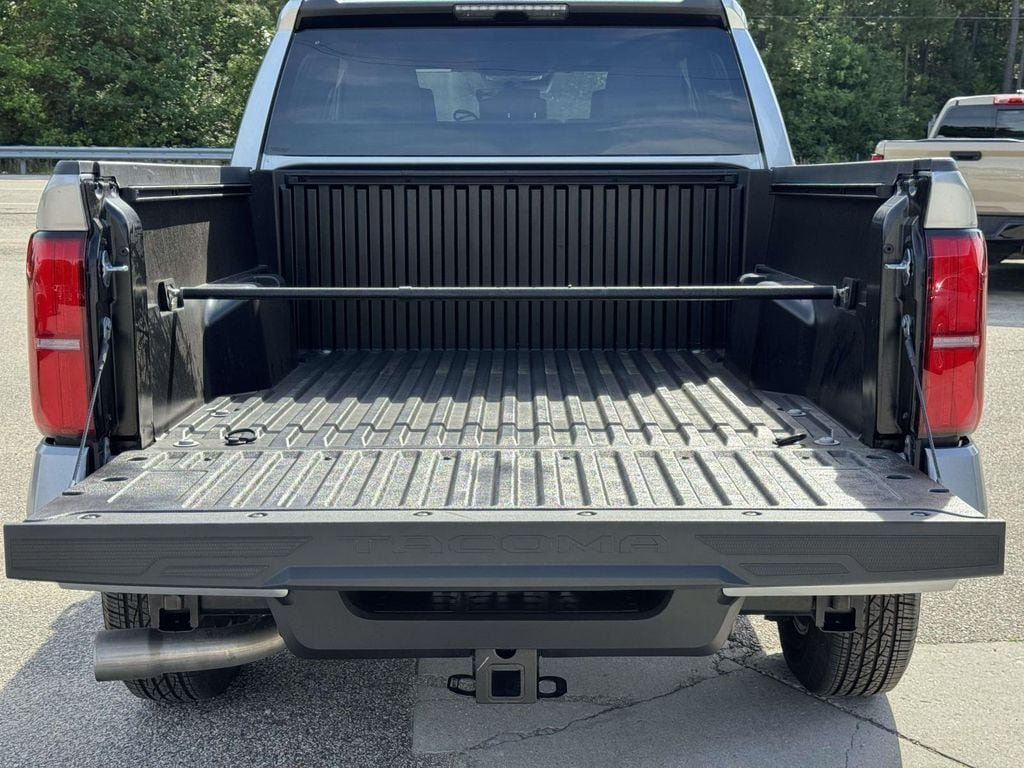 Used 2024 Toyota Tacoma SR5 AWD/4WD image 17
