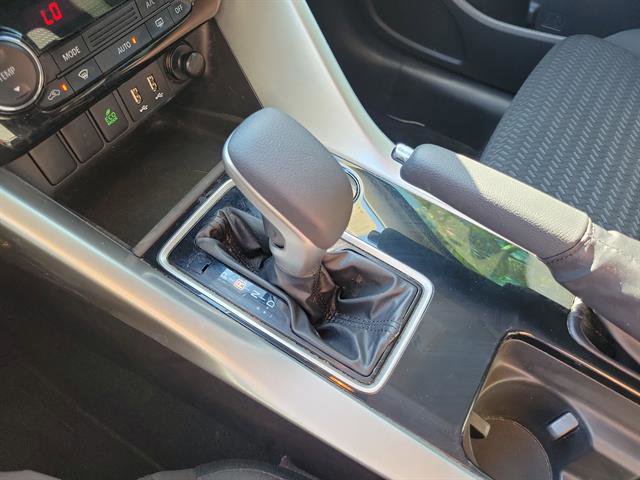 Used 2022 Mitsubishi Eclipse Cross LE image 50