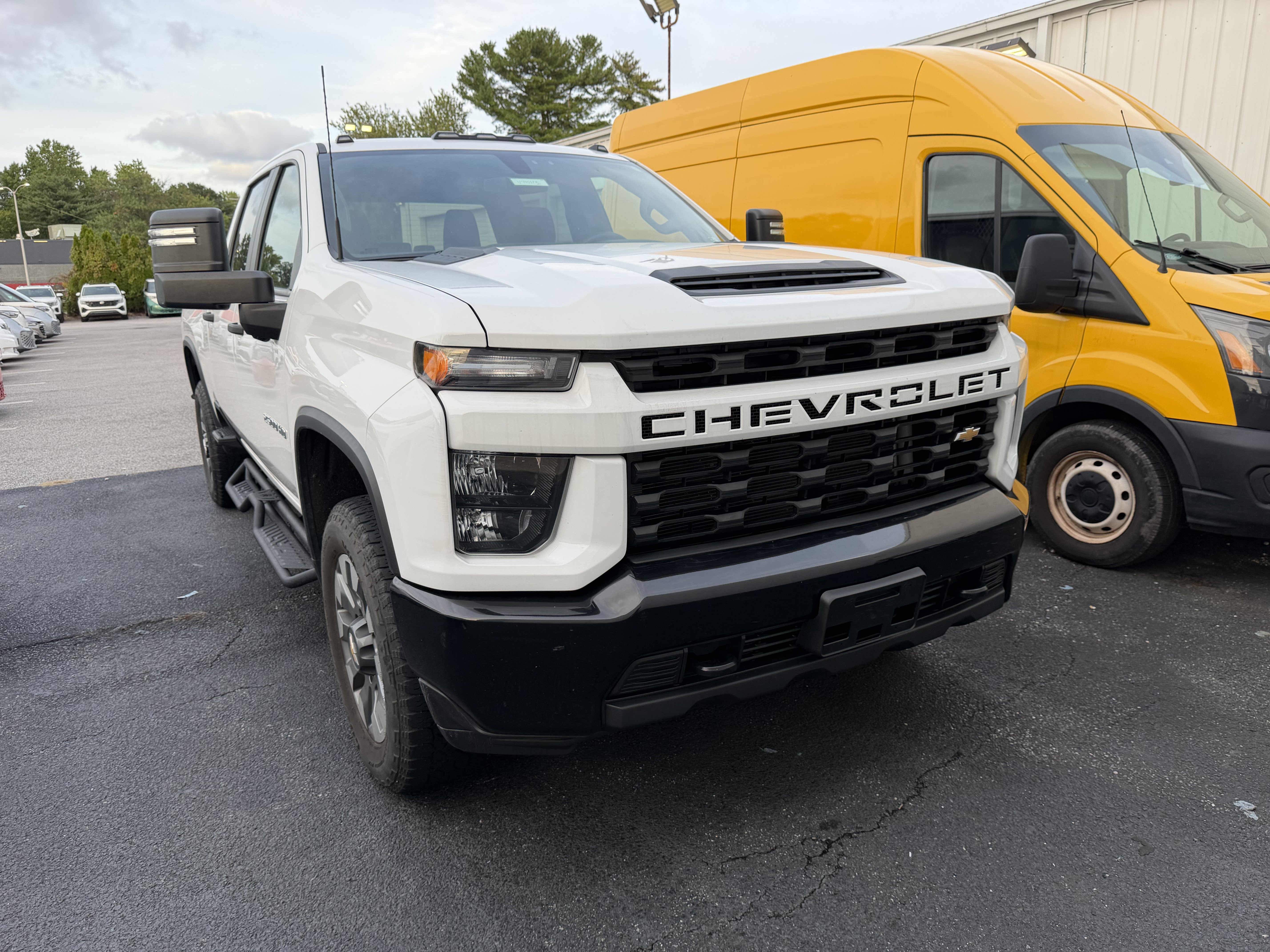 Used 2023 Chevrolet Silverado 2500 Custom w/ Custom Convenience Package AWD/4WD image 2