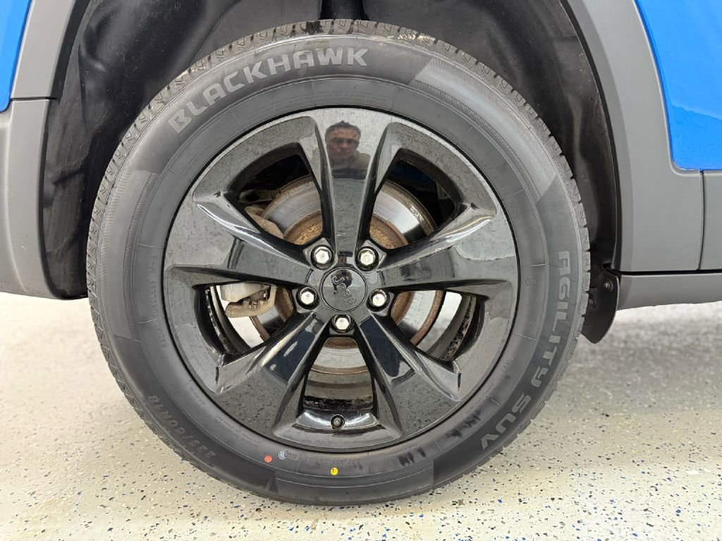 Used 2020 Jeep Cherokee Latitude Plus image 31