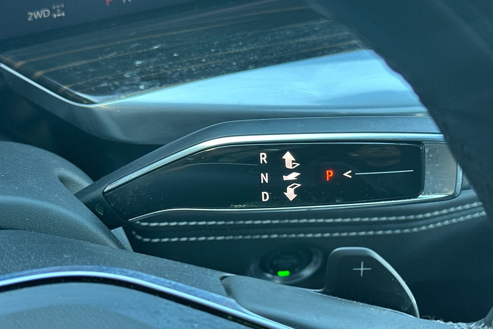 Used 2025 Cadillac Escalade Premium Luxury image 32