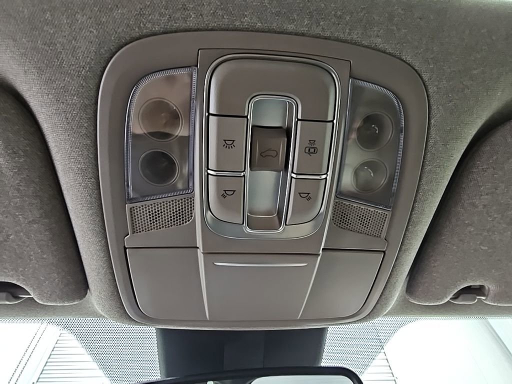 Used 2020 Hyundai Santa Fe Limited image 22