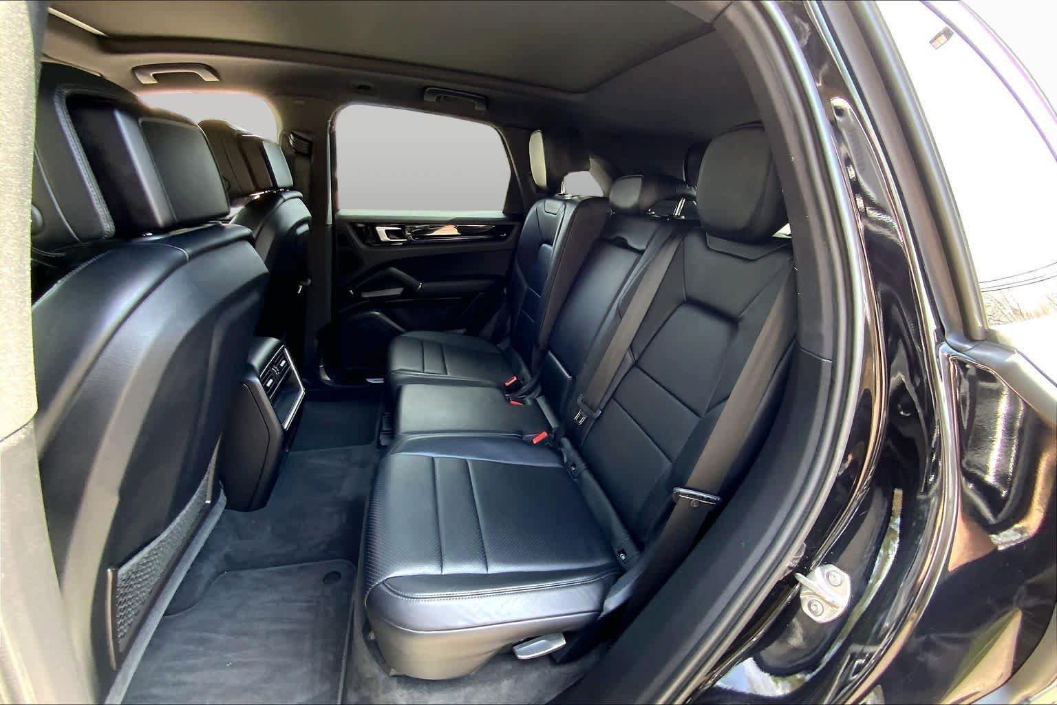 Used 2019 Porsche Cayenne AWD/4WD image 32