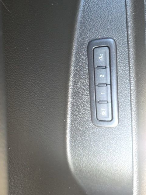 Used 2018 Chevrolet Suburban Premier image 29