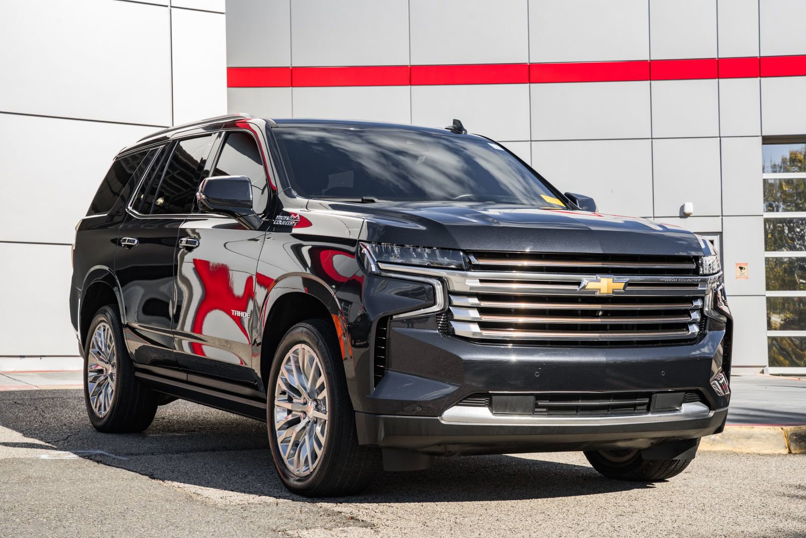 Used 2023 Chevrolet Tahoe High Country image 1