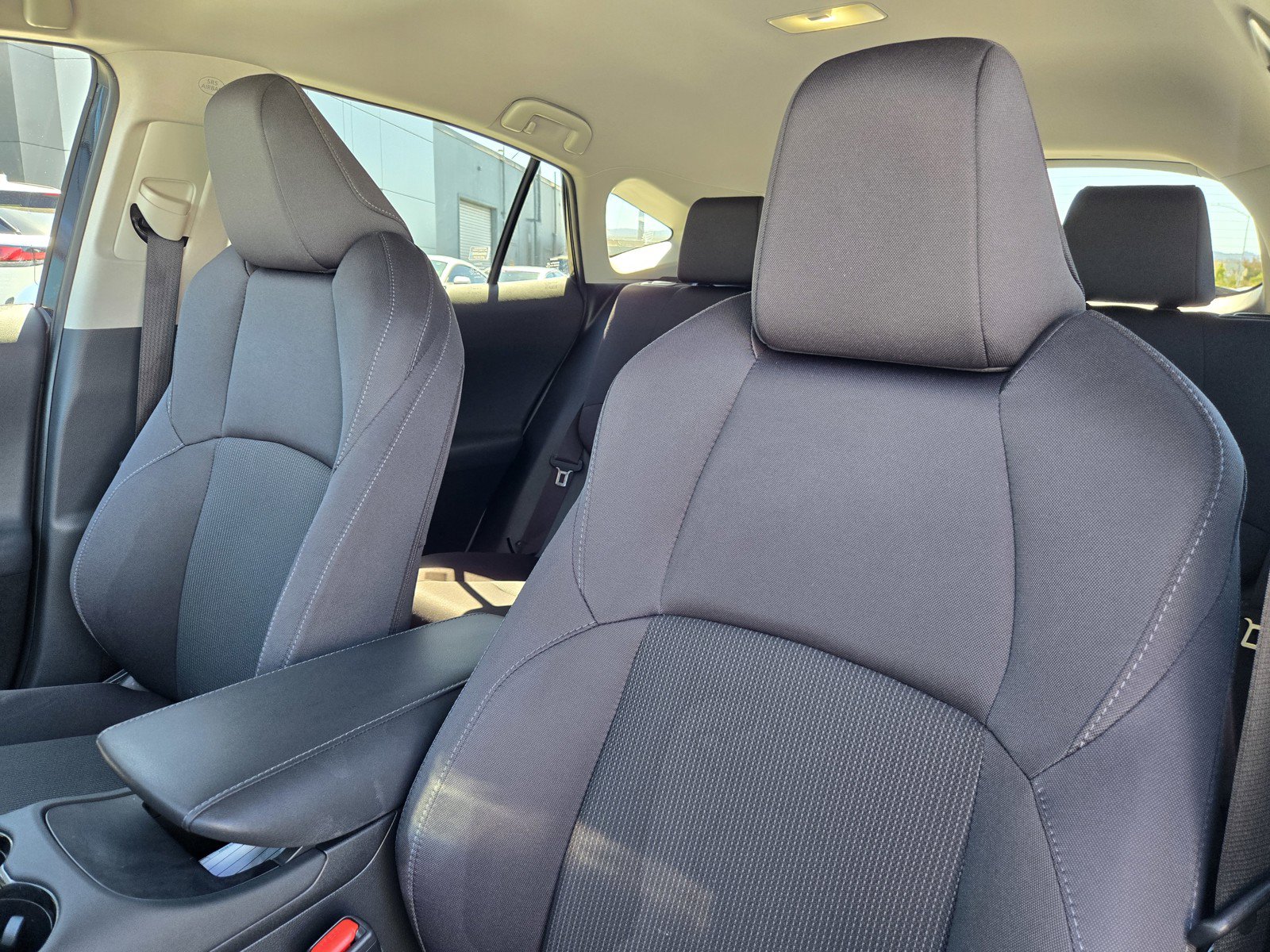 Used 2023 Toyota Venza LE AWD/4WD image 16