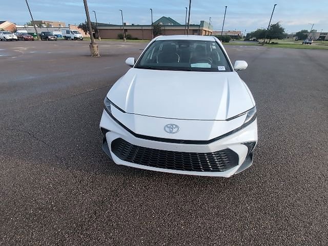 Used 2025 Toyota Camry SE FWD image 14