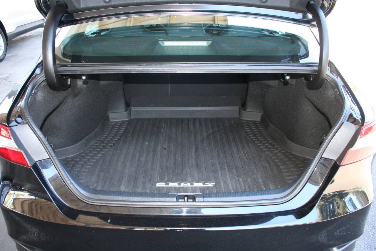 Used 2020 Toyota Camry LE w/ Convenience Package FWD image 24