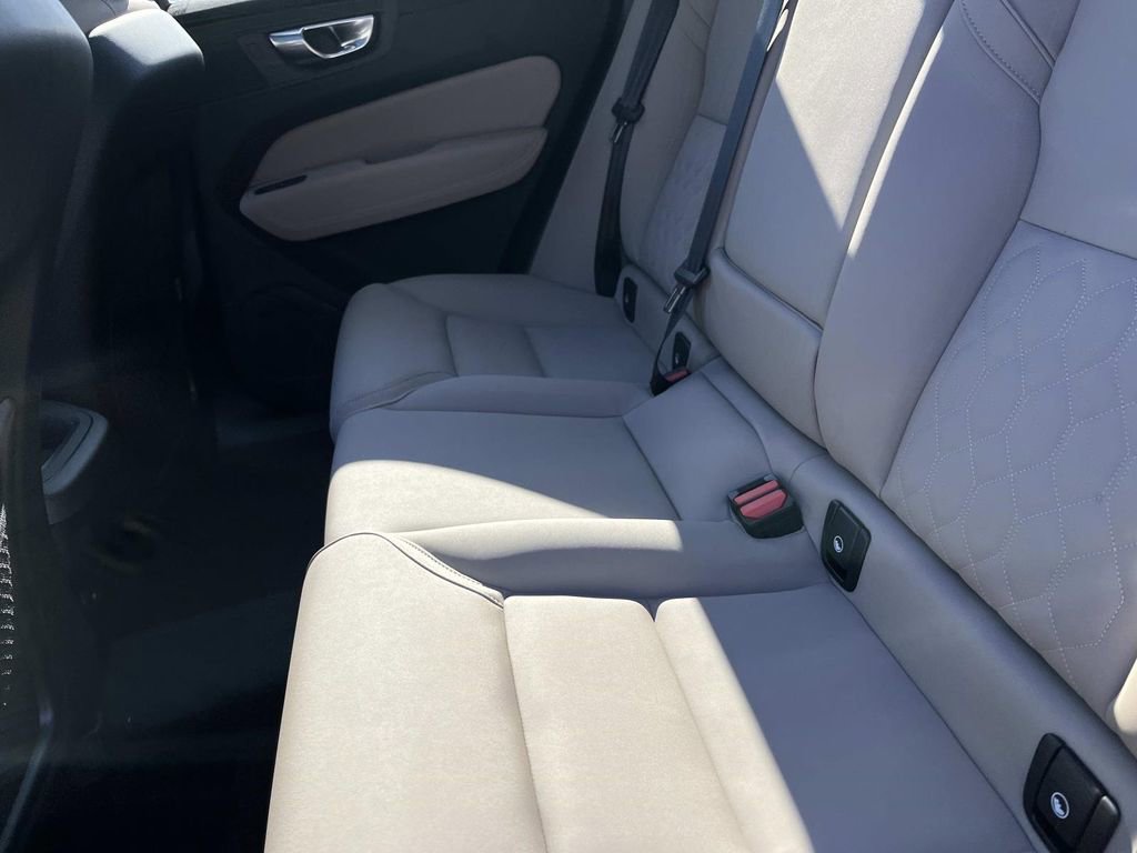 New 2026 Volvo XC60 B5 Core w/ Climate Package image 18