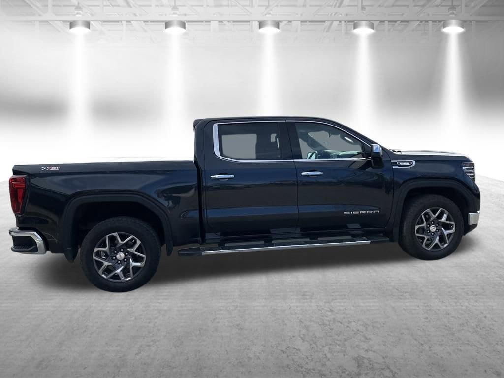 Used 2022 GMC Sierra 1500 SLT w/ SLT Premium Plus Package AWD/4WD image 29