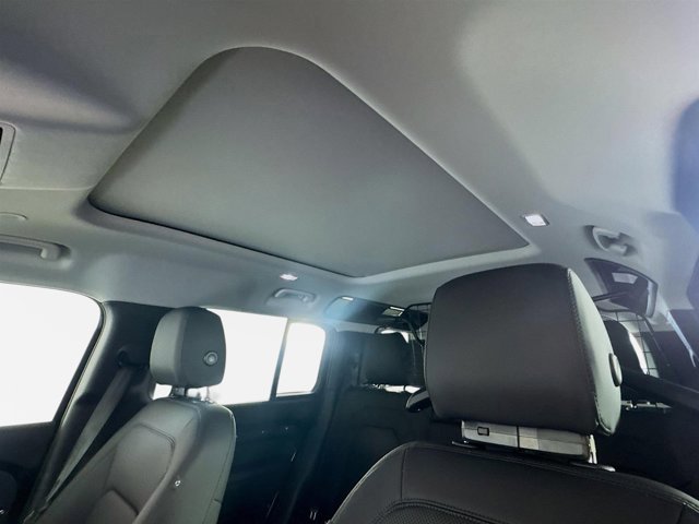 Used 2025 Land Rover Defender 110 S image 14