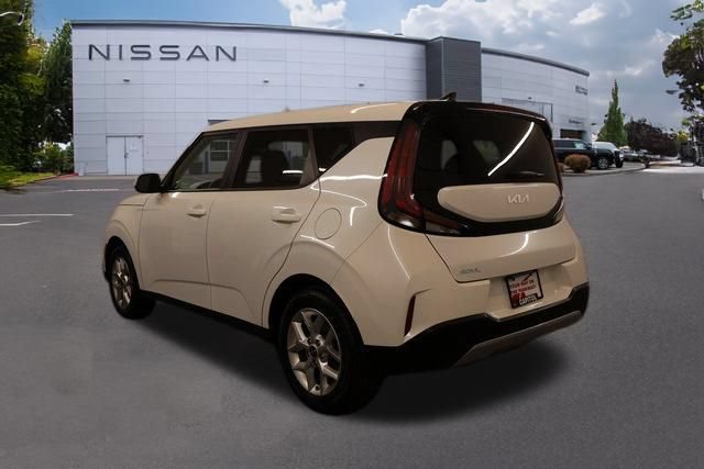 Used 2024 Kia Soul LX w/ Option Group 015 FWD image 5
