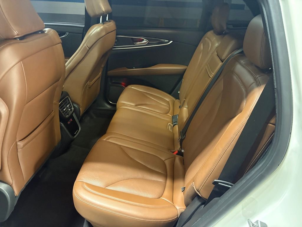 Used 2023 Lincoln Nautilus Reserve image 28